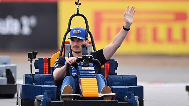 Руководство Red Bull недовольно затягиванием решения Ферстаппена по контракту