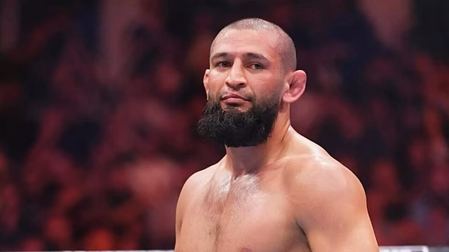 Чимаев объяснил, почему надел пояс на Стрикленда после поражения на UFC 328