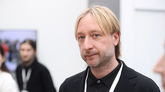 Евгений Плющенко провел благотворительный день в академии для детей из многодетных семей